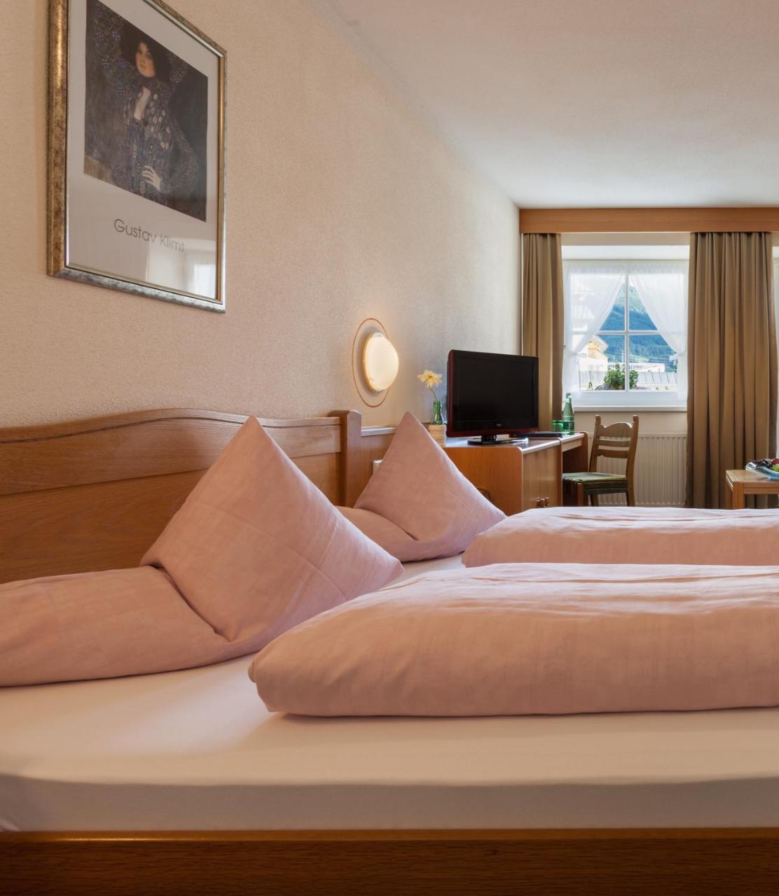 Hotel Post 4*